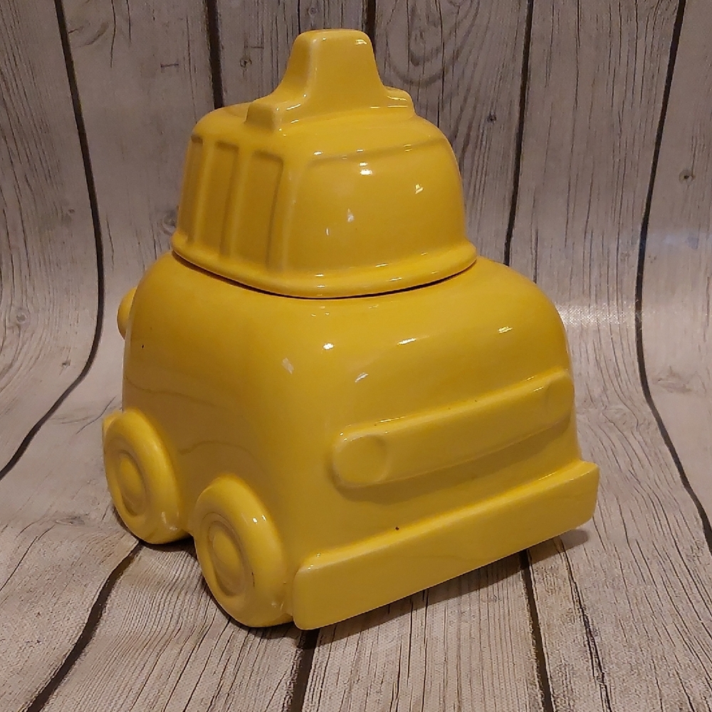 Yellow Food Storage Container for Kitchen